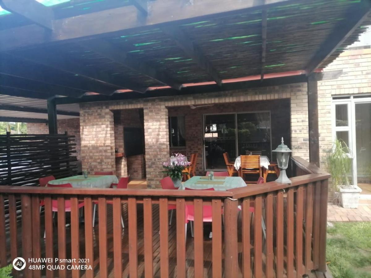 Duneside Guest House Richards Bay Bagian luar foto